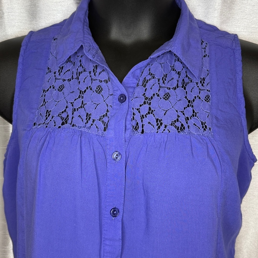 Maurices Sleeveless Blouse Lace Button Up Rayon Pleated Purple Women’s L